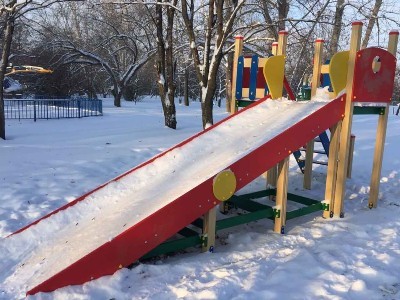 Дитячі зимові гірки